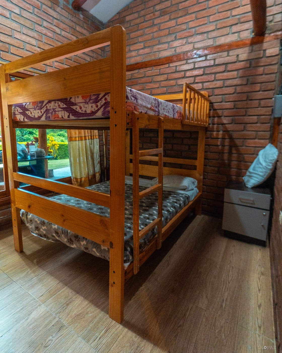 Habitación con ventanal al valle